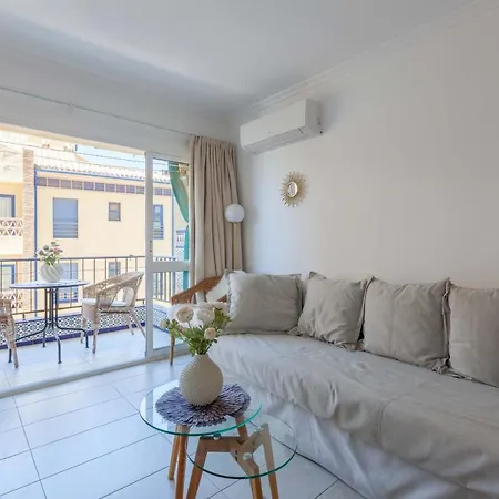 First Line Perla Seaviews Ref 60 Apartment